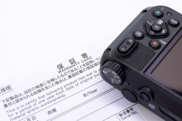 カメラと保証書